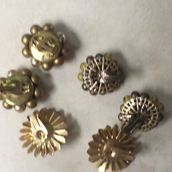 Vintage Clip-on Earrings - Picture 2 of 2